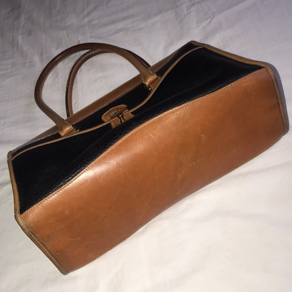 ❗️SOLD❗️Dooney and Bourke Black/Tan Leather Shoulder Carry Bag Purse - Picture 6 of 8